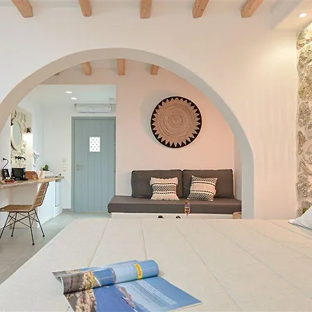 Naxos Finest & Отель