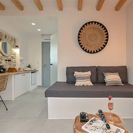 Naxos Finest & 3*