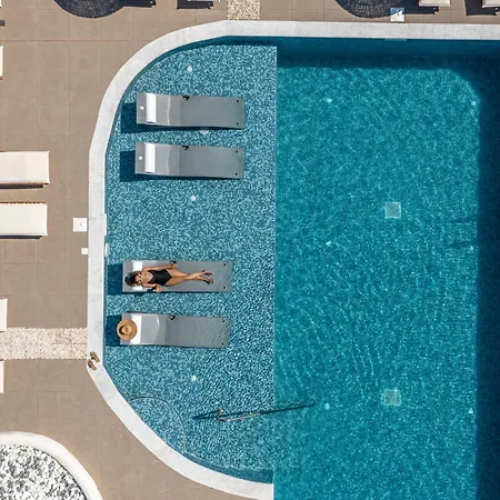 Naxos Finest & Hotel