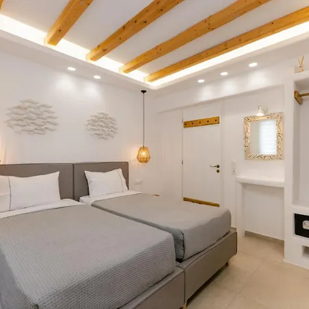 Naxos Finest & 3*