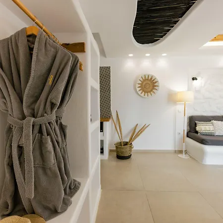 Naxos Finest & 3* Naxos City