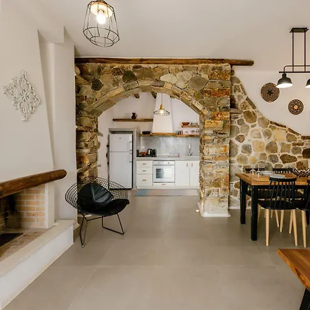 Naxos Finest & فندق